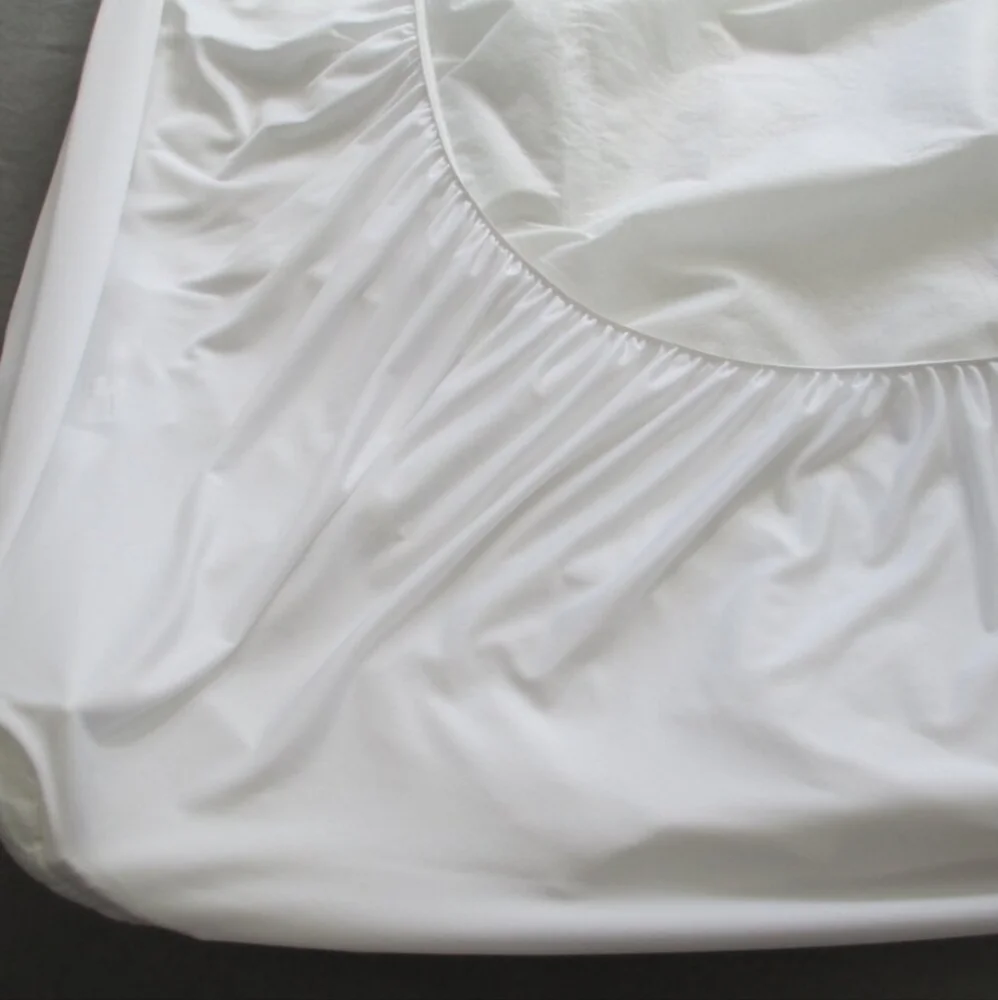 POTTERY BARN FULL QUILTED MATTRESS COVER